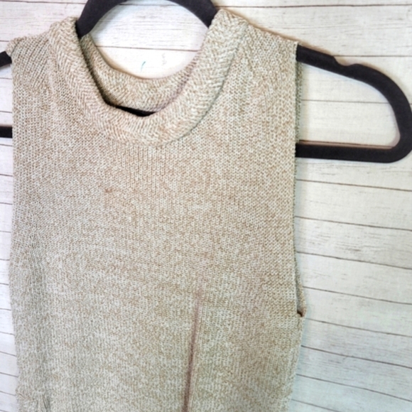 SHEIKE SLEEVELESS SWEATER TOP, SZ MEDIUM - Picture 3 of 9